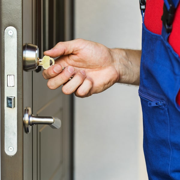 en cerrajería residencial ofrecemos servicios de instalación de cerraduras electrónicas para residencias